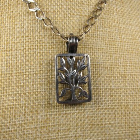 Gorgeous Silpada tree of life Live Laugh Love pendant sterling silver 16" chain