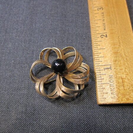 Beautiful vintage Winard 1/20 12K gold filled black glass brooch pendant
