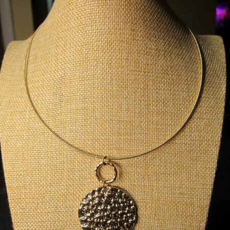 Gorgeous gold tone necklace Erica Lyons EL brand new choker torque hammered