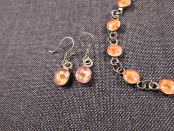 Amazing sterling silver & real flowers in resin necklace bracelet earrings set! - Image 3