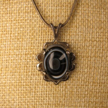 Gorgeous vintage sterling silver banded agate cabochon necklace 18" chain