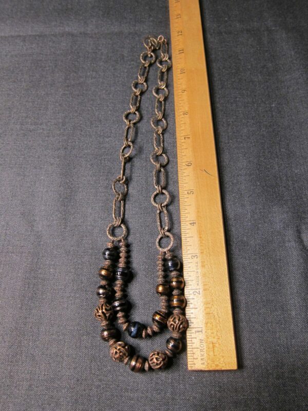 Beautiful Brutalist style copper tone beaded necklace gorgeous textured links - Image 9