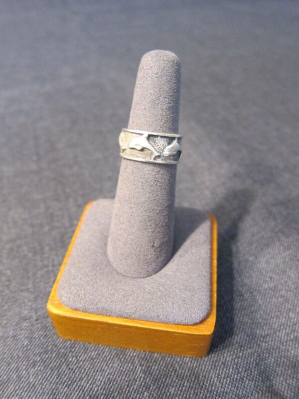Sterling silver dolphin porpoise band ring marked 925 size 4.75 - Image 2