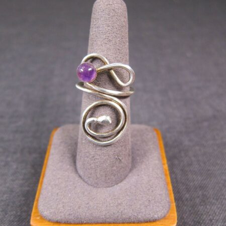 Beautiful swirly sterling silver & amethyst cabochon cocktail ring size 8