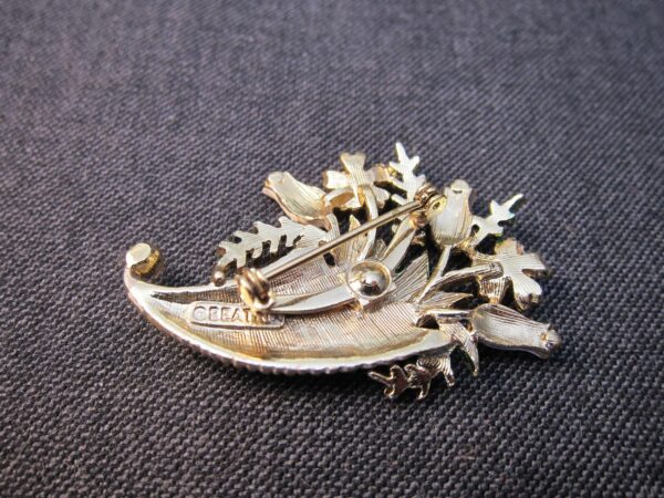 Vintage Beatrix pin brooch spring tulip & daisy flower basket cornucopia 1960's - Image 4