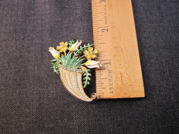 Vintage Beatrix pin brooch spring tulip & daisy flower basket cornucopia 1960's - Image 5
