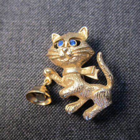Cute vintage Avon gold tone blue rhinestone eyes cat kitten pin brooch signed