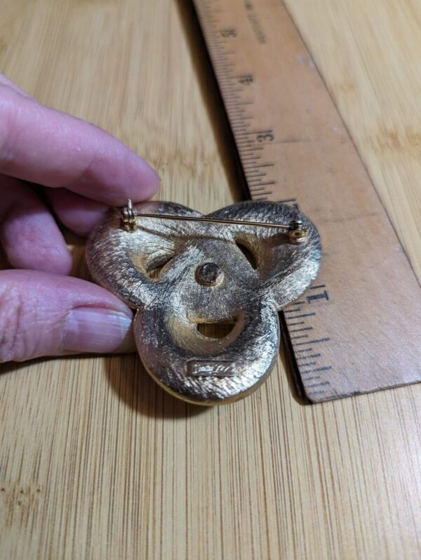Beautiful large gold-tone vintage brooch by Judy Lee! Just over 2" - Image 3