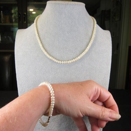Gorgeous real white pearl necklace and bracelet set 10K yellow gold clasps