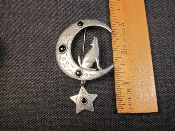 Gorgeous vintage wolf howling moon pin brooch signed JJ Jonette Jewelry pin 1988 - Image 2