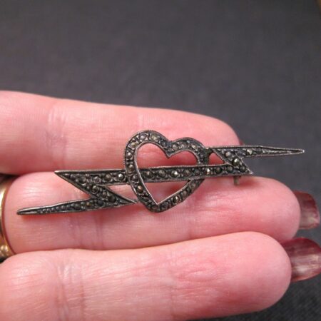 Gorgeous vintage sterling silver & marcasite brooch lightning bolt heart