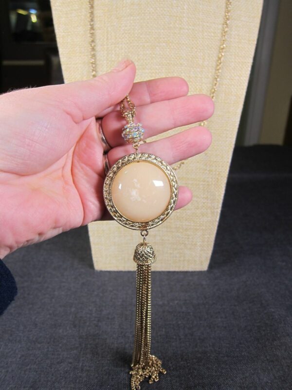 Beautiful reversible Vintage tassel drop necklace gold tone & green/yellow 33" - Image 4