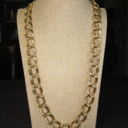 Gorgeous vintage Monet double large link chain necklace gold-tone 28"