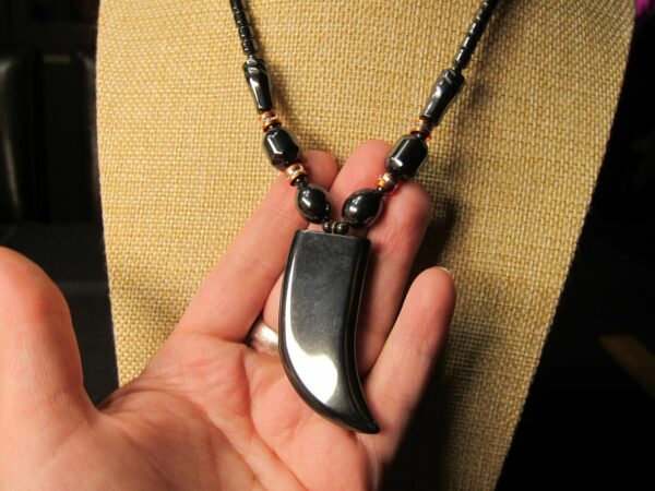 Nice HEAVY Hematite animal claw pendant beaded necklace 17" barrel clasp - Image 4
