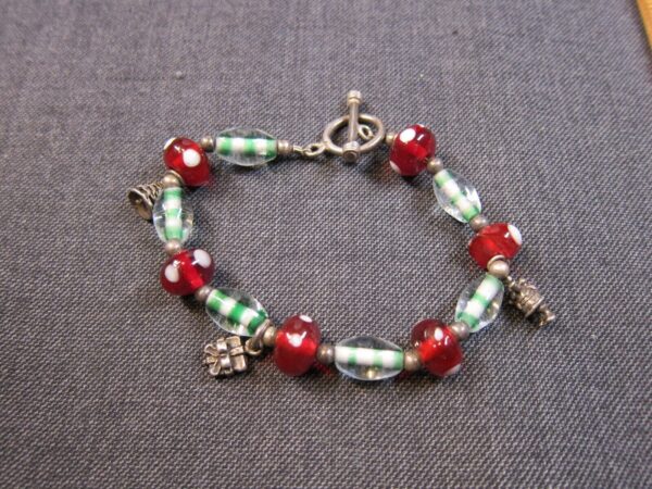 Adorable Christmas charm bracelet sterling silver glass bead Santa Tree gift