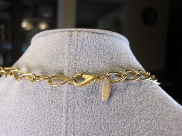 Beautiful 34" long Soho Design gold-tone chain necklace green lucite pendant - Image 4