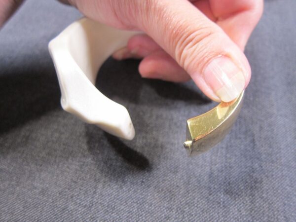 Wow! RARE signed Kunio Matsumoto! for Trifari hinged lucite cuff bracelet Modern - Image 7