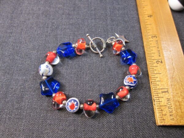 Beautiful patriotic sterling silver red white blue art glass bead bracelet stars