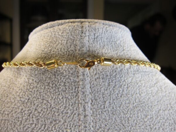 Beautiful gold-tone 18" twisted chain necklace w/faux pearl clear glass enhancer - Image 4