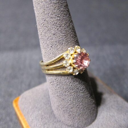 Gorgeous delicate pink and white crystal ring adjustable gold-tone vintage 7.5