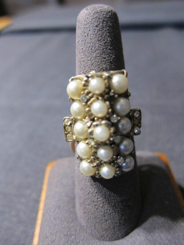 Beautiful antique huge faux pearl cocktail ring adjustable statement piece - Image 6