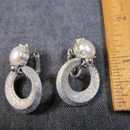 Gorgeous vintage Coro signed clip-on earrings textured silver-tone