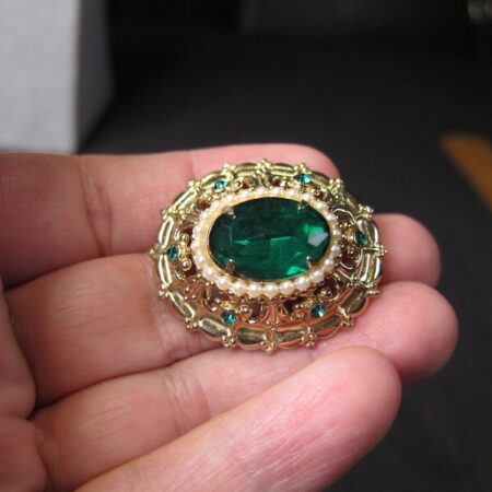Gorgeous green glass Coro Pegasus vintage brooch faux pearls oval pin