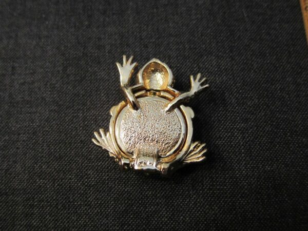 Cute gold-tone Toad or Frog solid perfume container red eyes opens like locket - Image 4