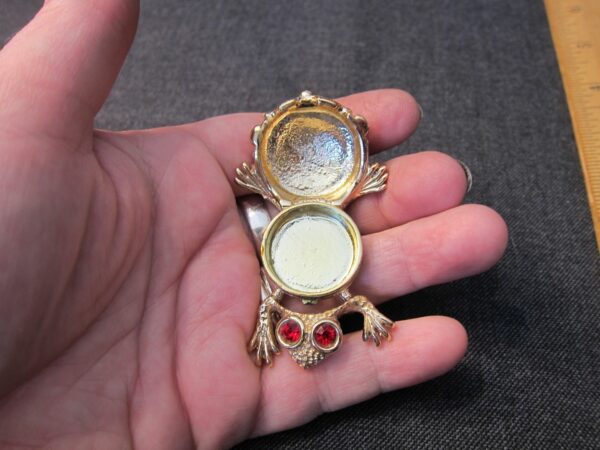 Cute gold-tone Toad or Frog solid perfume container red eyes opens like locket - Image 6