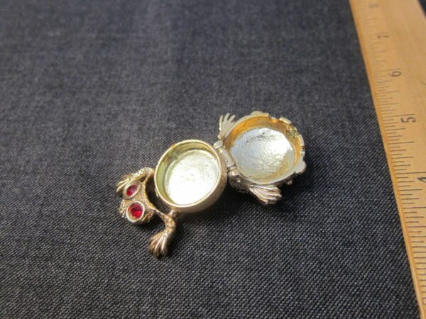 Cute gold-tone Toad or Frog solid perfume container red eyes opens like locket - Image 8