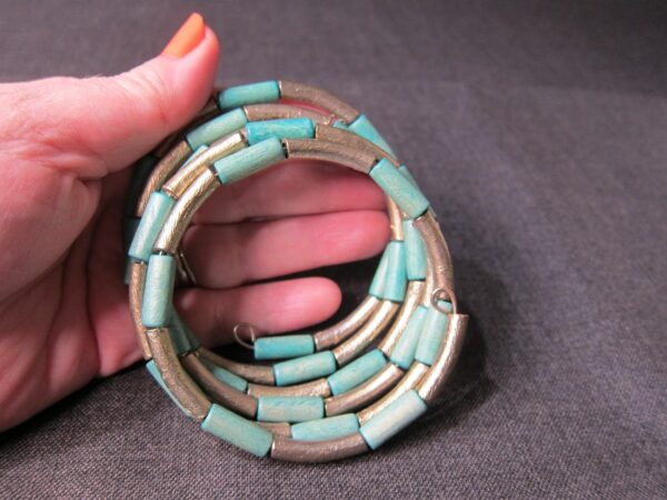 Gorgeous heavy modern memory wire wrap bracelet silver tone metal aqua wood bead - Image 2