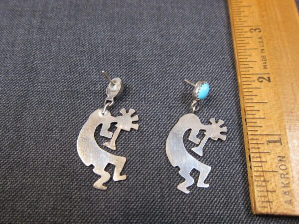 Vintage lightweight sterling dangling Kokopelli earrings with turquoise stone - Image 3