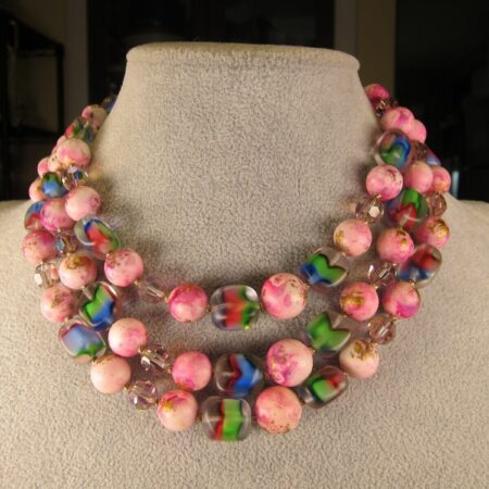 Wow! Gorgeous vintage tiered statement necklace glass & pink swirly plastic bead