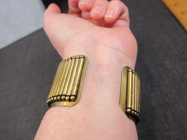 Wow 128g solid brass cuff bracelet high-end boutique brand AUDEN! 6.5" modernist - Image 6