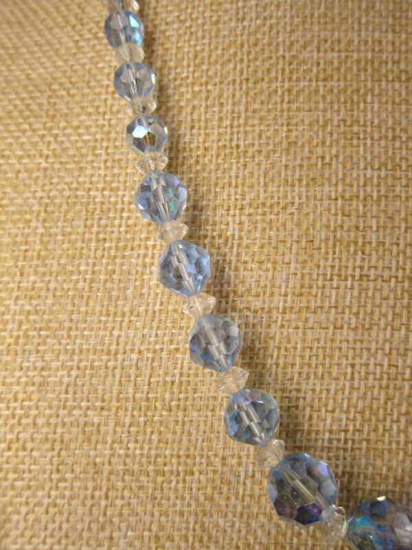 Gorgeous vintage blue & white AB faceted glass graduated bead necklace 925 clasp - Image 2