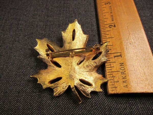 Beautiful vintage BSK large maple leaf brooch gold-tone MINT! - Image 2