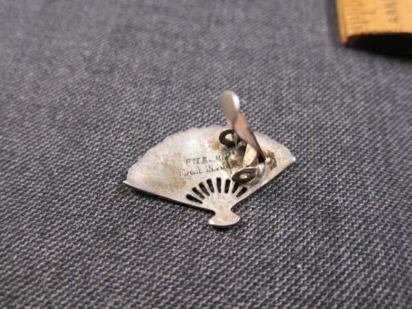 Gorgeous vintage sterling silver Thai Niello fan shaped clip-on earrings - Image 3