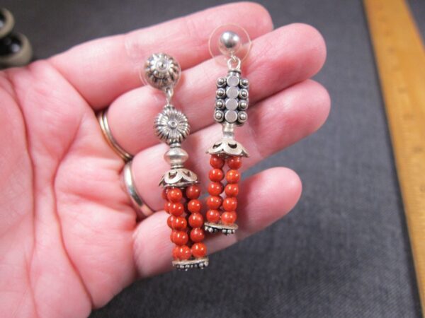 Neat asymmetrical sterling silver & red/orange bead artisan dangle earrings - Image 4