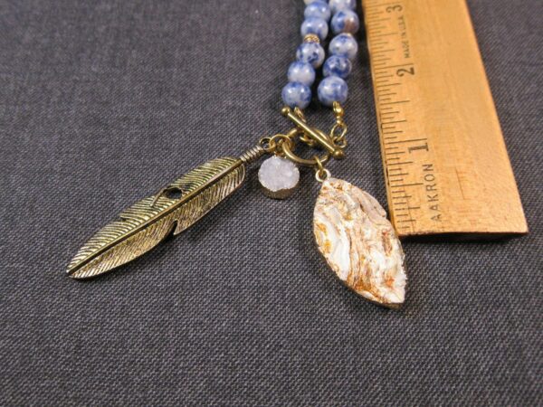 Long 35" beaded blue stone sodalite? Necklace w/feather charm & 2 Druzy stones - Image 4