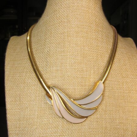 Gorgeous 70's or 80's vintage Trifari slinky gold-tone & enamel bib necklace