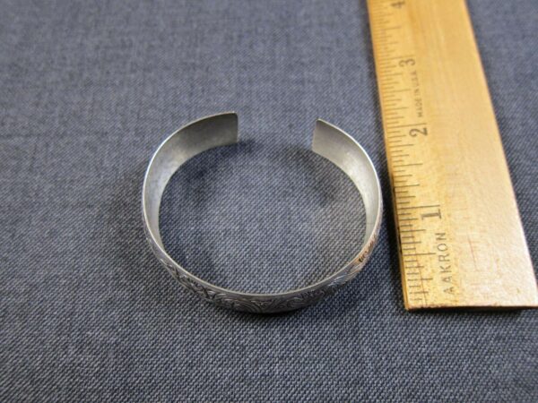 Gorgeous vintage Beau Sterling flower etched cuff bracelet small 11.7g - Image 2