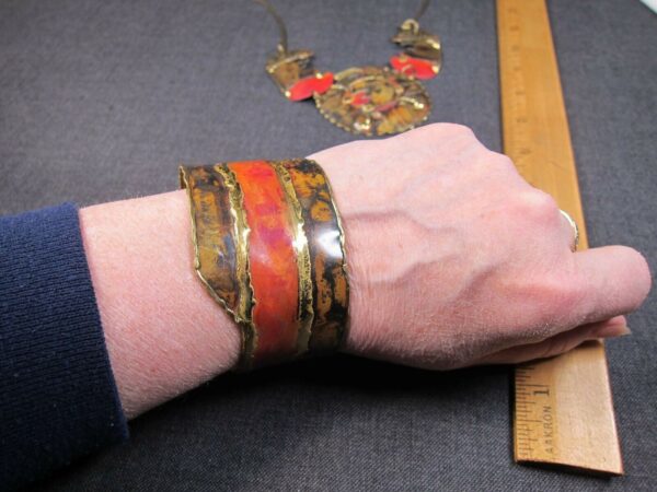Wow! Gorgeous vintage Brutalist necklace cuff bracelet set brass red - Image 6