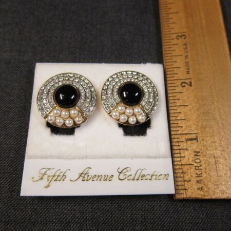 Gorgeous vintage new old stock clip on earrings onyx Fifth Avenue Collection