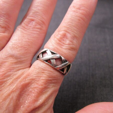 Gorgeous 925 Mexico sterling silver thick size 8 ring criss cross basket weave