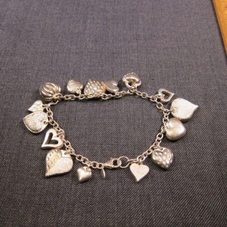 Beautiful JCM Jacmel Mauritius sterling silver heart charm bracelet!
