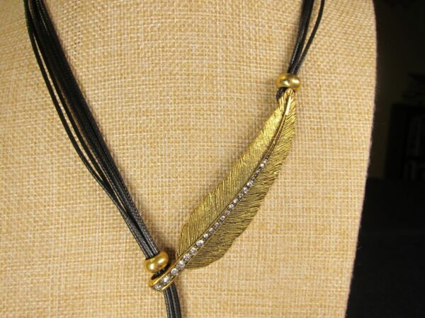 Beautiful unique gold-tone rhinestone feather lariat bolo style necklace black - Image 3