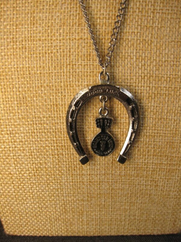 Vintage travel souvenir necklace lucky horseshoe Grand Ole Opry Nashville, TN - Image 4