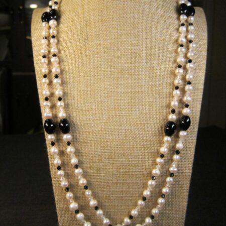 Gorgeous vintage real white round pearls & black glass crystal 56" long necklace