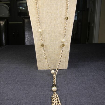 Beautiful Lia Sophia textured 32" long gold tone chain necklace w/tassel