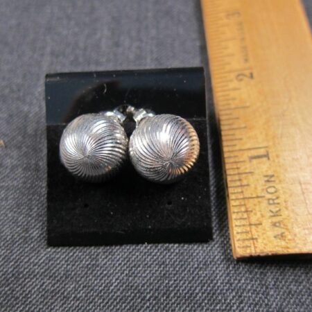 Gorgeous vintage small silver-tone clip on earrings Napier Mint condition